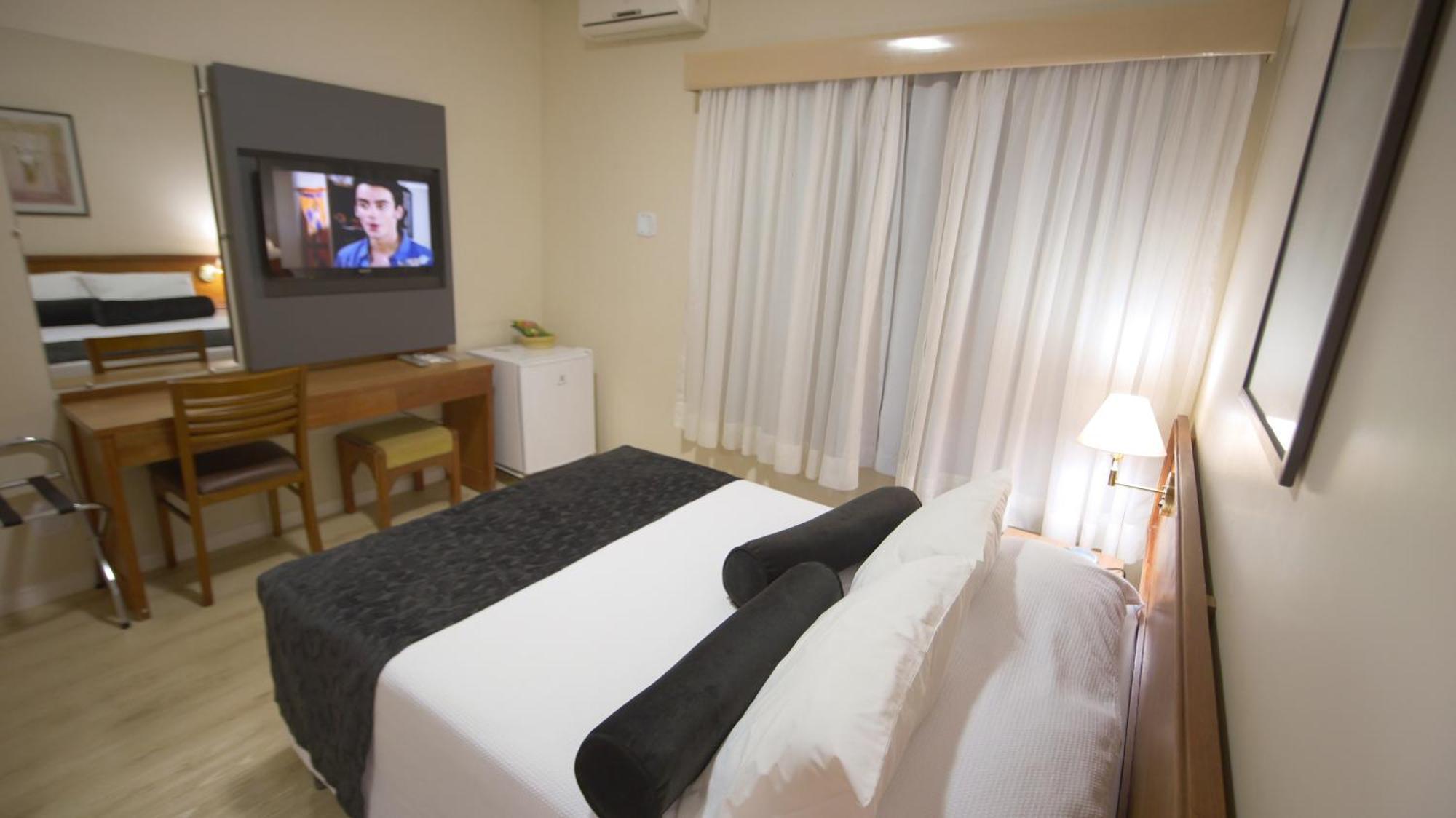 Regente Hotel Unaí Екстериор снимка