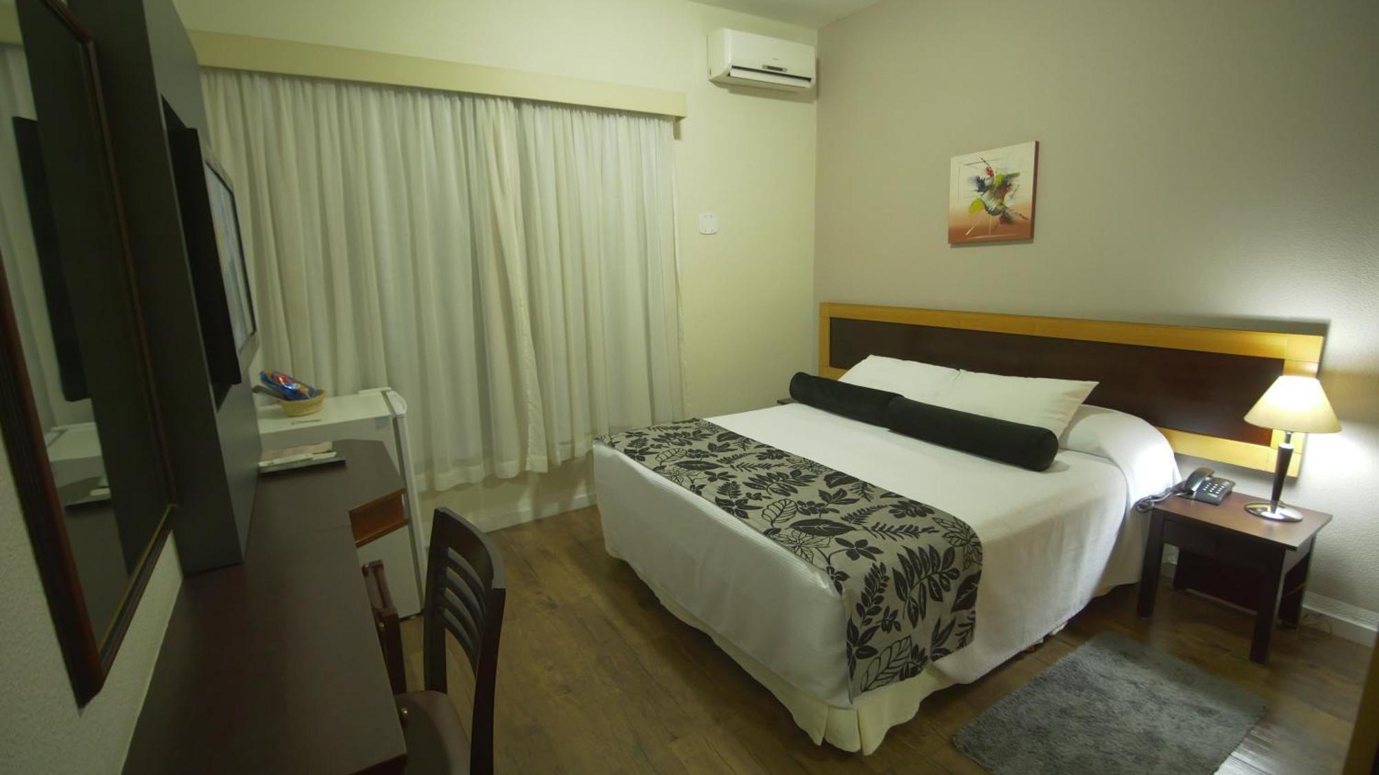 Regente Hotel Unaí Екстериор снимка